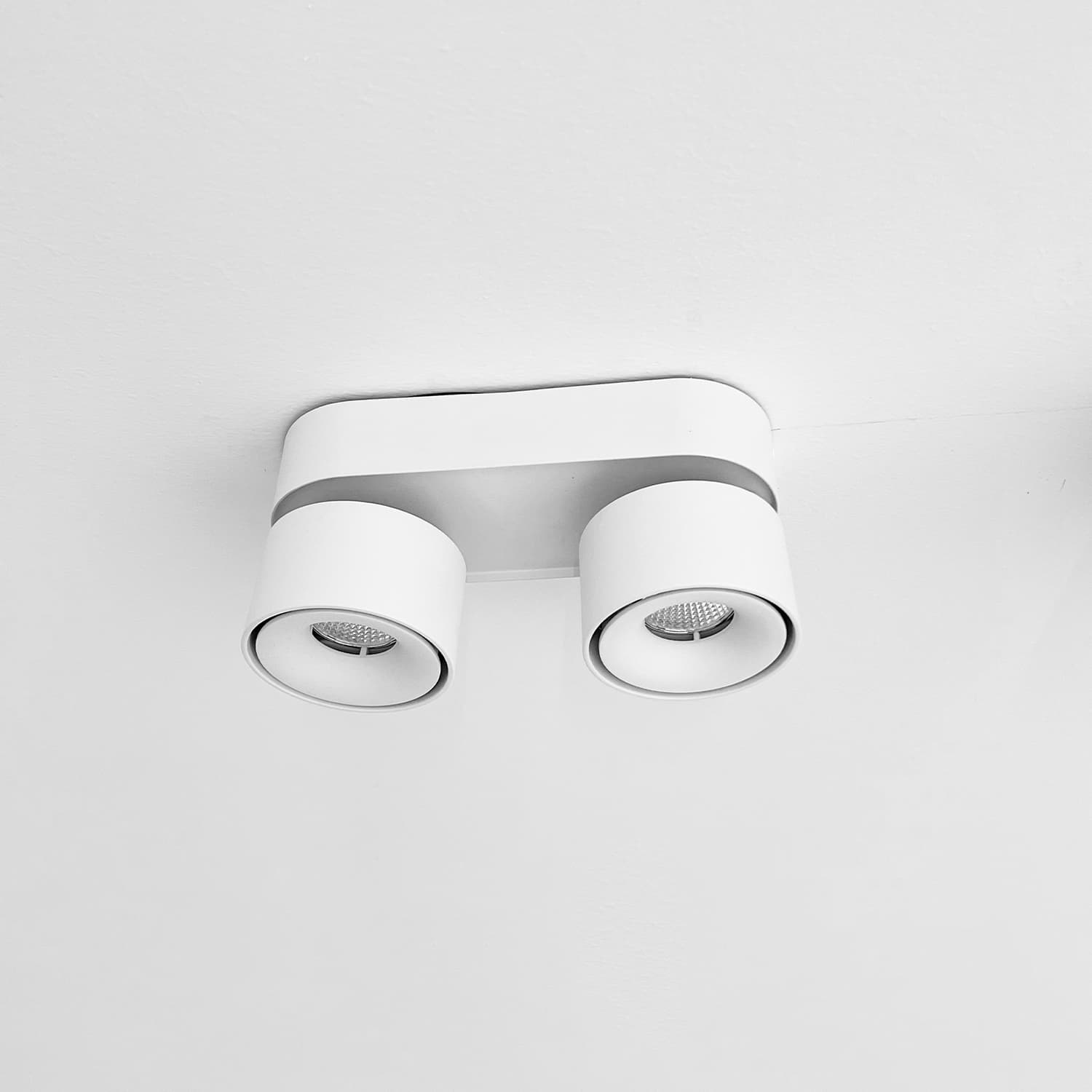 Aura Twin in White